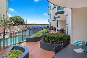 Bazén v ubytování Watermark Resort Caloundra nebo v jeho okolí