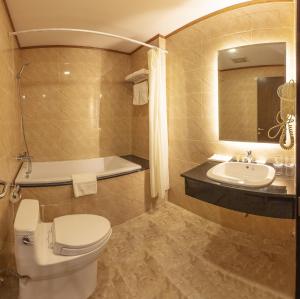 Koupelna v ubytování Kings Hotel Dalat