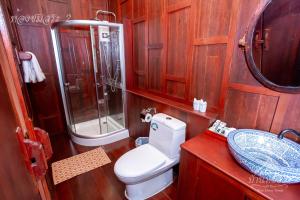 Koupelna v ubytování Baan Lhang Wangh บ้านหลังวัง