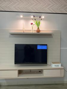 TV a/nebo společenská místnost v ubytování LuxStudio Tiara Imperio