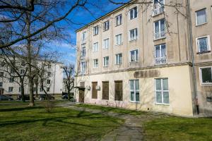 Το κτήριο όπου στεγάζεται  το διαμέρισμα +3 φωτογραφίες