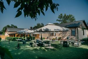 Foto dalla galleria di Sztár Motel Étterem a Balassagyarmat