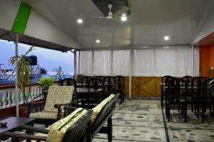 Hotel Santana的休息区