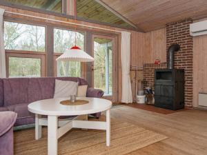 Gallery image of 6 person holiday home in Glesborg in Fjellerup
