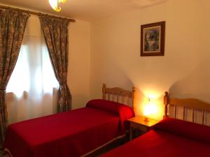 Postel nebo postele na pokoji v ubytování APARTAMENT NORAY 2B BARRUERA 6P