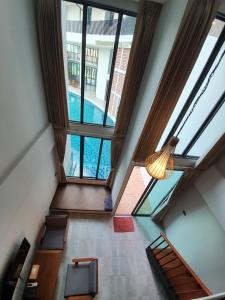 Atom Phuket Hotel -SHA Plus内部或周边的泳池