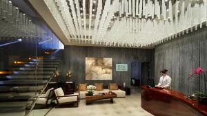 Lobbyn eller receptionsområdet på InterContinental Shanghai Jing' An, an IHG Hotel
