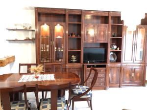TV a/nebo společenská místnost v ubytování APARTAMENT NORAY 2B BARRUERA 6P