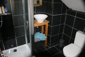 Um banheiro em Crackin View Guest House