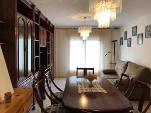 Posezení v ubytování APARTAMENT NORAY 2B BARRUERA 6P