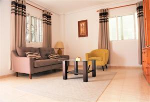 A seating area at Edam apartment