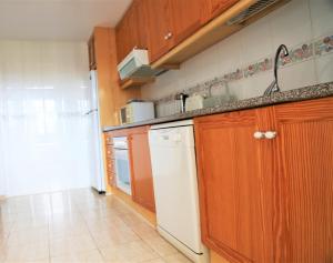 A kitchen or kitchenette at Edam apartment