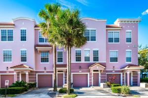 Το κτήριο όπου στεγάζεται  η παραθεριστική κατοικία