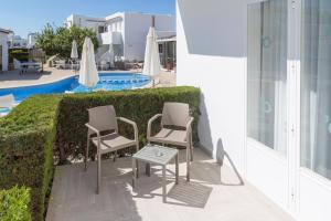 Bazén v ubytování Hotel d'Or nebo v jeho okolí