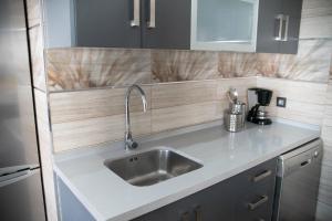 Kuchyň nebo kuchyňský kout v ubytování Villa Nueva Cascada - Casa Rustica "Tu Casa En Conil"