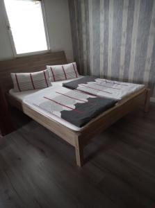 Postel nebo postele na pokoji v ubytování Ferienwohnung Schroiff