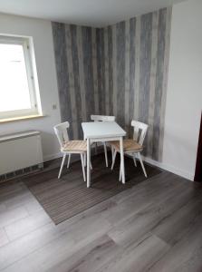 Fotografie z fotogalerie ubytování Ferienwohnung Schroiff v destinaci Simmerath