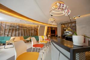 Zona de estar de ibis Styles Lima Benavides Miraflores