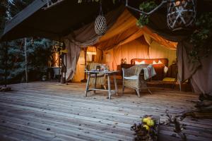 Patio nebo venkovní prostory v ubytování Moselglamping