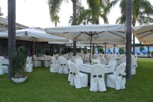 A restaurant or other place to eat at Orizzonte Acireale Hotel