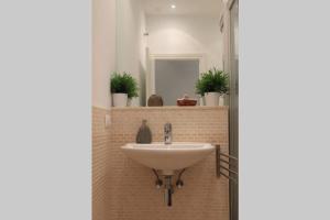 A bathroom at Bonito apartamento Cádiz centro