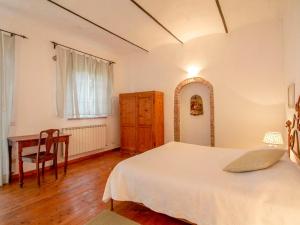 Posteľ alebo postele v izbe v ubytovaní Apartment Il Poggio by Interhome