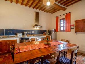 Kuchyňa alebo kuchynka v ubytovaní Apartment Il Poggio by Interhome