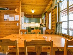 Kuchyň nebo kuchyňský kout v ubytování Holiday Home Kallionnenä by Interhome