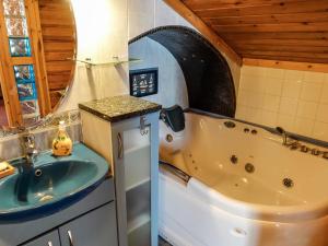 O baie la Holiday Home Valkonen pohjonen a by Interhome