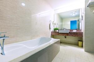 Koupelna v ubytování Ixora Hotel Penang