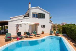 Bazén v ubytování Villa Bellviure by Mauter Villas nebo v jeho okolí