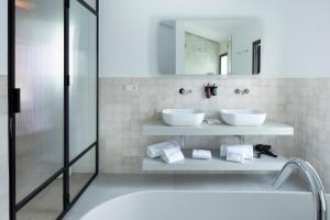 Koupelna v ubytování Hotel Serawa Alicante