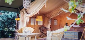 Posezení v ubytování Moselglamping