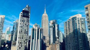 vistas al perfil urbano con rascacielos en Holiday Inn Manhattan 6th Ave - Chelsea, an IHG Hotel, en Nueva York