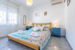 Posteľ alebo postele v izbe v ubytovaní Apart-rent Villa Creus 0038