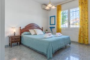 Posteľ alebo postele v izbe v ubytovaní Apart-rent Villa Creus 0038