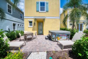 Сад в Margaritaville Cottages Orlando by Rentyl