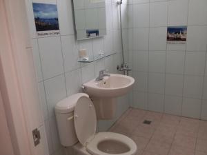 A bathroom at Banai Homestay