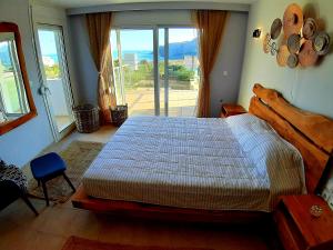 Posteľ alebo postele v izbe v ubytovaní Lindos Villa Agape