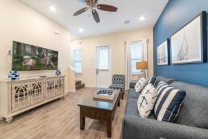 TV/Unterhaltungsangebot in der Unterkunft Margaritaville Cottages Orlando with H2O Waterpark by Rentyl