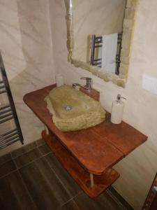 Kupatilo u objektu Pensiunea Pe Vale La Moco