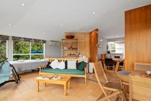 Gallery image of Beach Front, Palms Beach House - Kaiteriteri House in Tasman