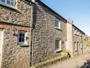 Gallery image of Yew Tree Cottage in Dartmouth