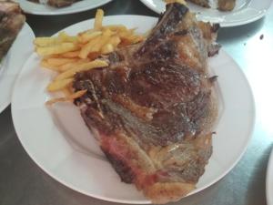 Comida en o cerca de este hotel