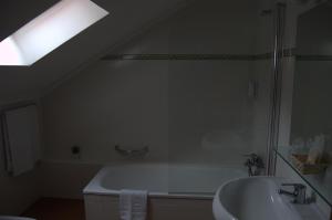 Un baño de Hotel El Jisu
