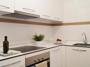 Kuhinja oz. manjša kuhinja v nastanitvi Apartment Cosmo Beach-1 by Interhome