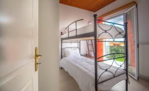 Posteľ alebo postele v izbe v ubytovaní Family Private Homes & Sea View by "elite" + 37 fotografií
