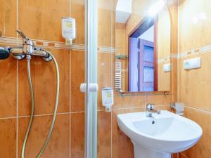 Koupelna v ubytování Hotel Skalite Spa & Wellness