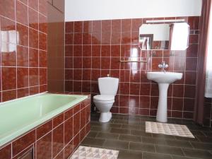 Koupelna v ubytování Hotel Lux