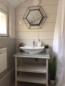A bathroom at Mesebeli Vendégház Még 22 kép